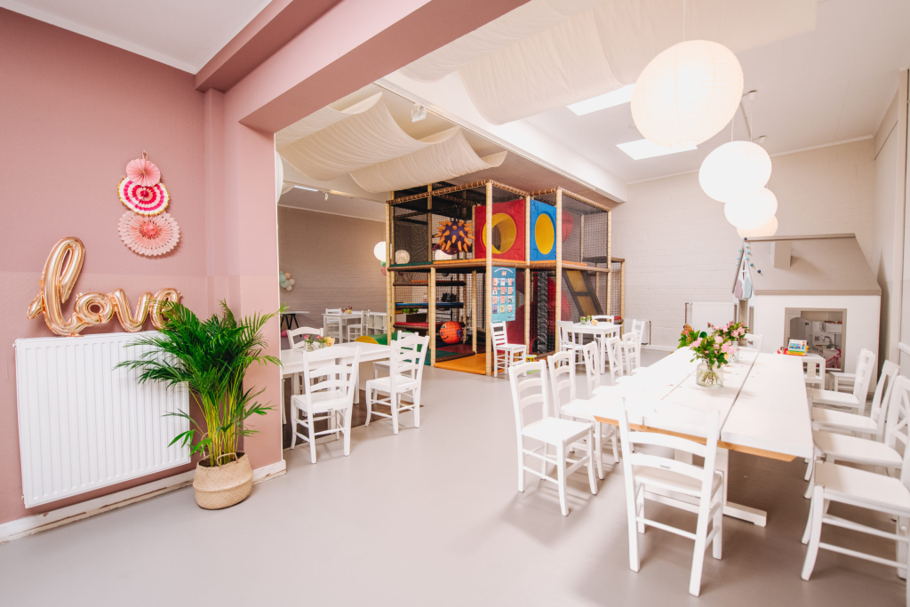 Toddler-friendly indoor playground Düsseldorf with soft play equipment and baby zones

