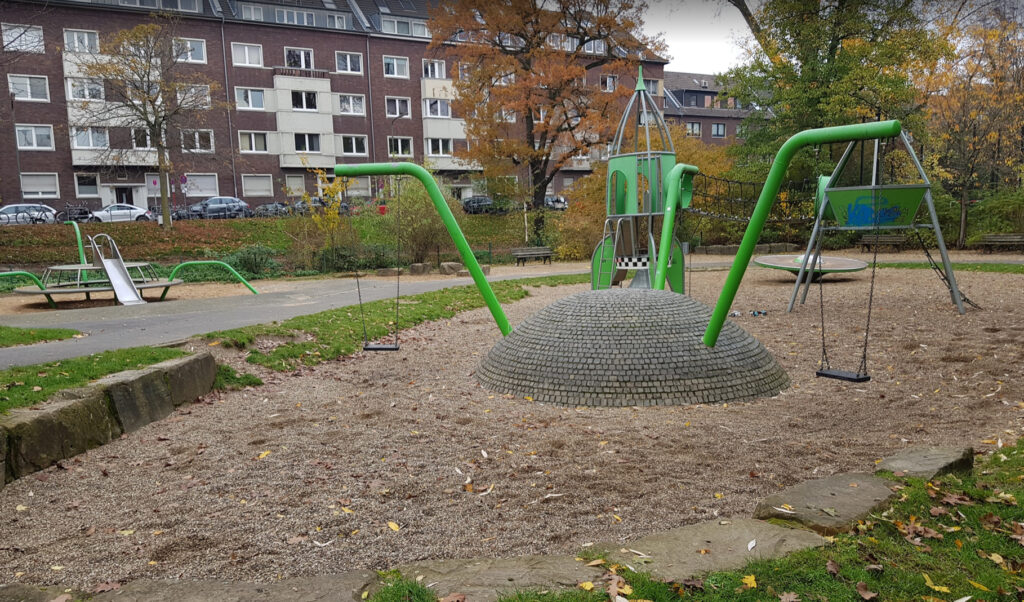 Spielplatz Mecumstraße – A small yet fun playground in Bilk