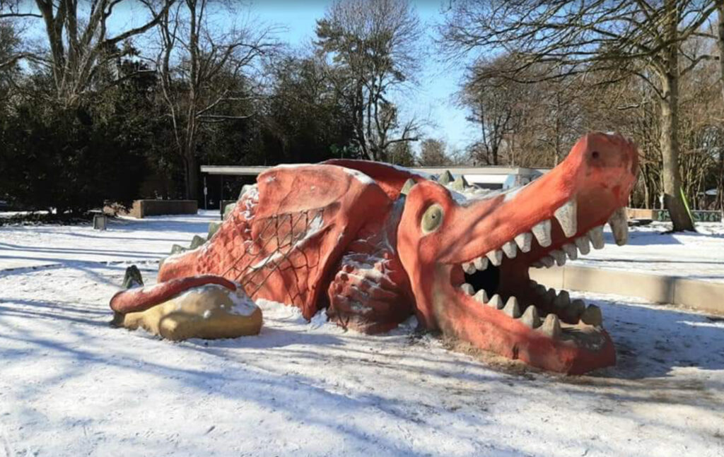 a dragon sculpture from Spielplatz Volksgarten – One of the most popular Düsseldorf parks