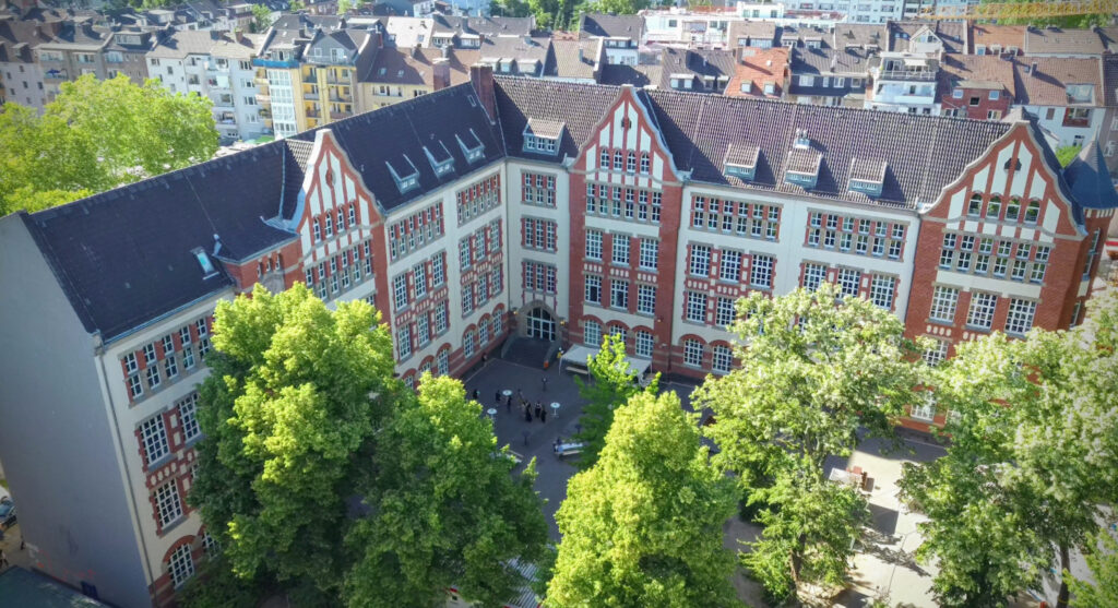 Historic building of Städtische Montessori Grundschule Lindenstraße seen from above