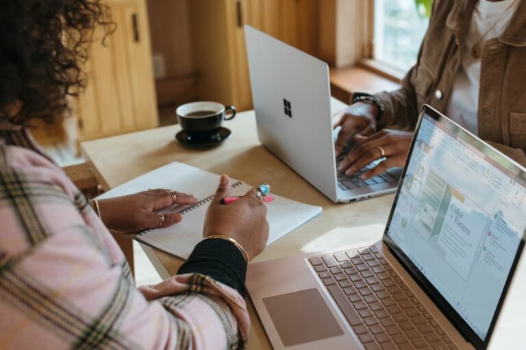 Coworking space in Düsseldorf with two people working on their laptops